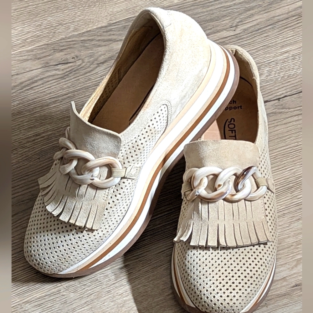 SoftWalk Women's Beige Platform Loafers